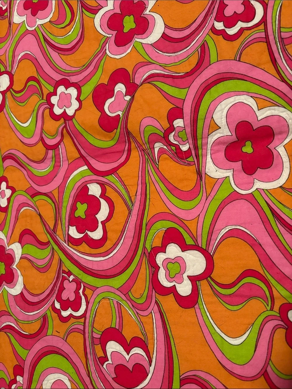 Vibrant Pink Floral Quilted Bedspread - Bright Retro Pattern